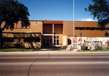 Du học Canada - Giới thiệu Trung học Nelson McIntyre Collegiate, LRSD, Manitoba